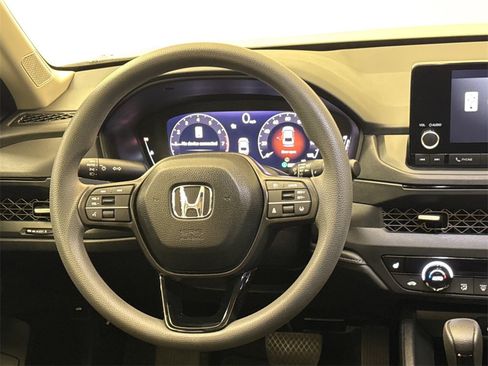 Certified 2025 Honda Accord SE image 14
