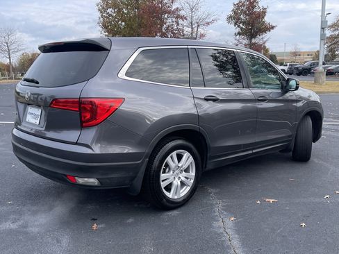 Certified 2018 Honda Pilot LX image 9