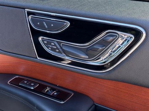 Used 2020 Lincoln Navigator Reserve AWD/4WD image 34