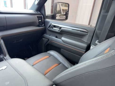 Used 2024 GMC Sierra 2500 AT4 image 36