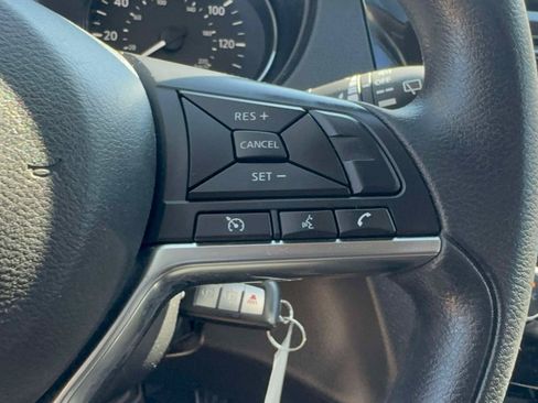 Used 2019 Nissan Rogue S AWD/4WD image 16