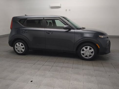 Used 2020 Kia Soul LX FWD image 11