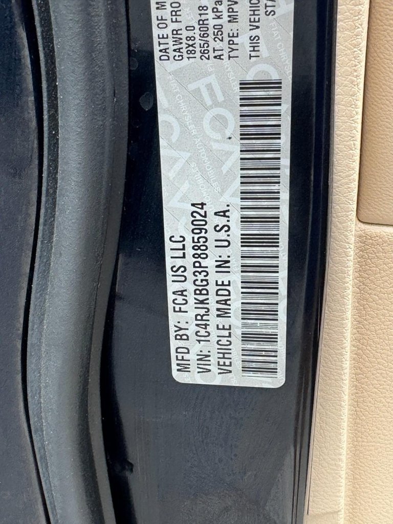 Used 2023 Jeep Grand Cherokee L Limited AWD/4WD image 28