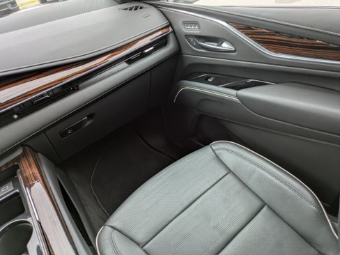 Certified 2023 Cadillac Escalade Premium Luxury image 16