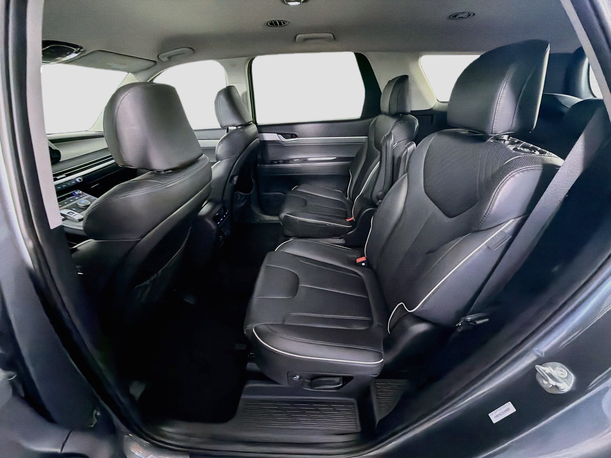 Used 2025 Hyundai Palisade SEL FWD image 29
