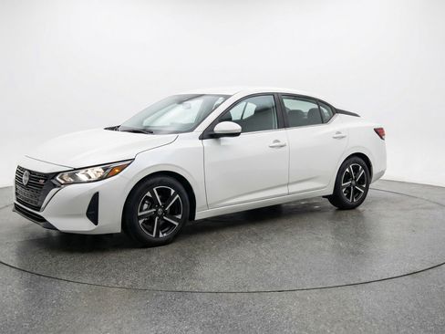 Used 2025 Nissan Sentra SV FWD image 3