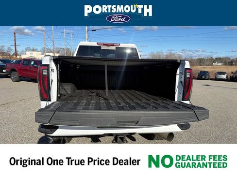 Used 2024 GMC Sierra 2500 AT4 w/ AT4 Premium Plus Package image 12