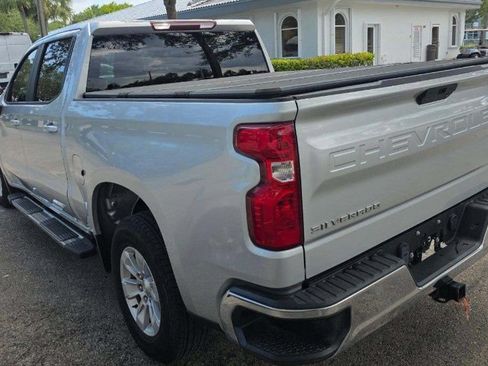 Used 2021 Chevrolet Silverado 1500 LT RWD image 2