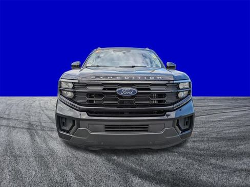 Used 2025 Ford Expedition Max Active AWD/4WD image 9