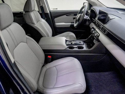 Certified 2025 Honda Pilot Touring image 32