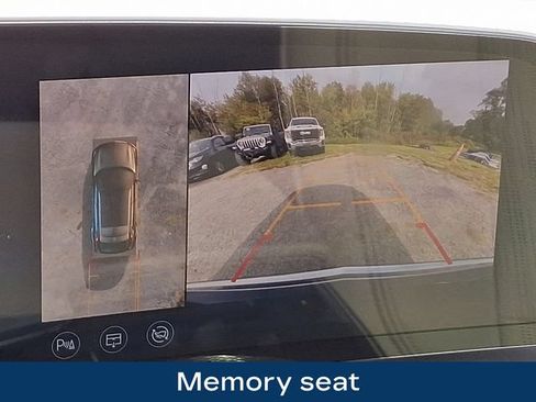 Used 2024 Cadillac Lyriq Luxury AWD/4WD image 13