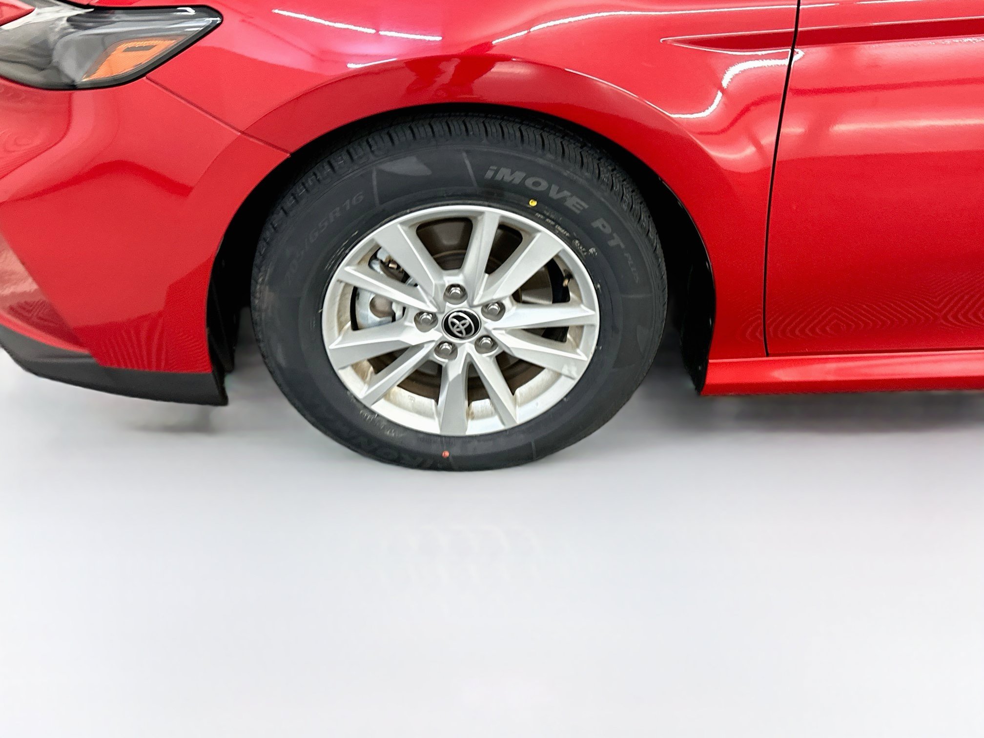 Used 2025 Toyota Camry LE FWD image 11