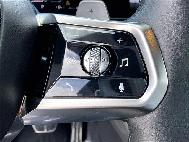 Used 2023 BMW 760i xDrive AWD/4WD image 19
