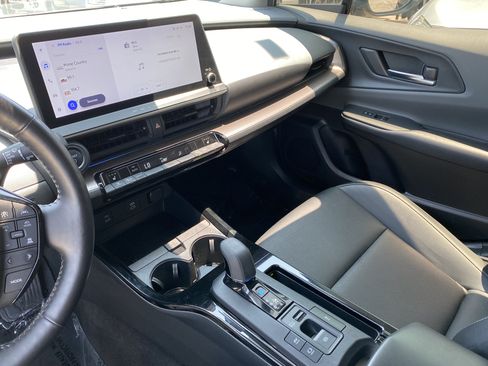 Used 2024 Toyota Prius XLE FWD image 14