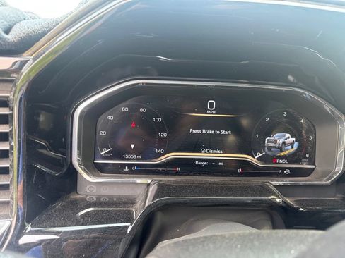 Used 2025 GMC Sierra 3500 SLE w/ Preferred Package AWD/4WD image 5