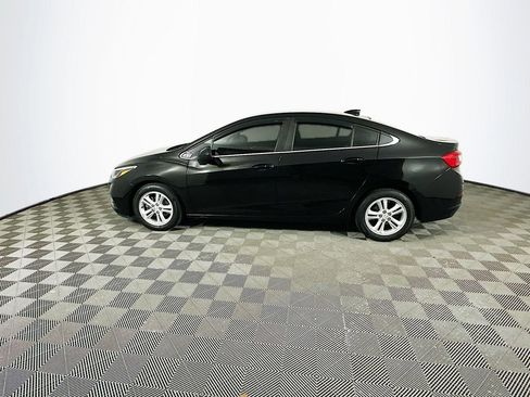Used 2018 Chevrolet Cruze LT w/ Convenience Package FWD image 6