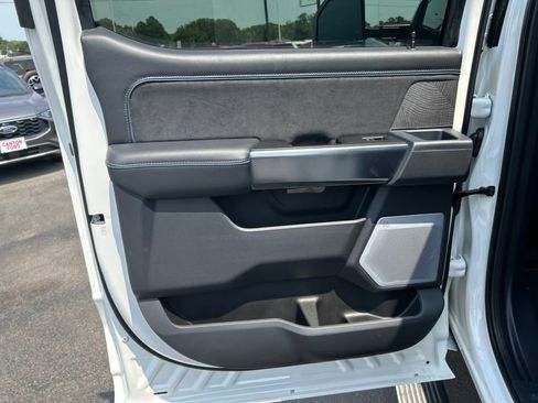 New 2025 Ford F250 Platinum w/ FX4 Off-Road Package image 27
