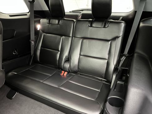 Used 2022 Ford Explorer XLT w/ Equipment Group 202A image 15