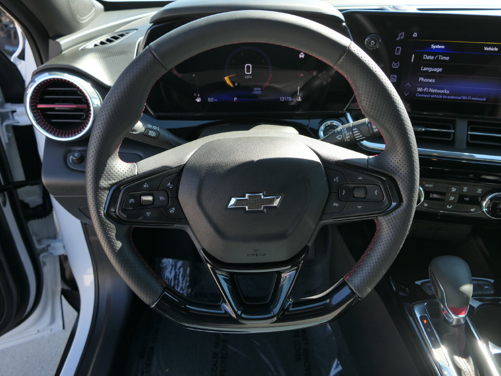 Used 2025 Chevrolet Trax RS w/ Driver Confidence Package FWD image 16