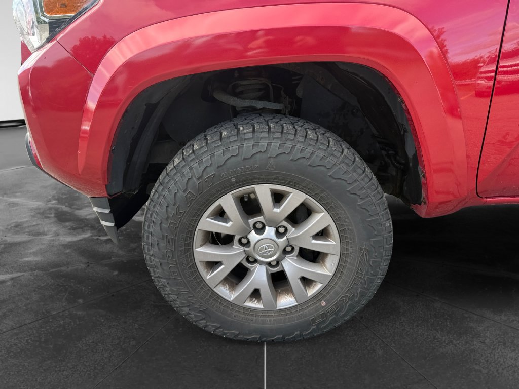 Used 2019 Toyota Tacoma SR5 w/ SR5 Appearance Package (SM) AWD/4WD image 15