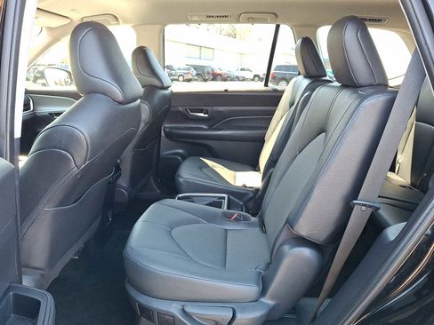Used 2025 Toyota Grand Highlander AWD image 10