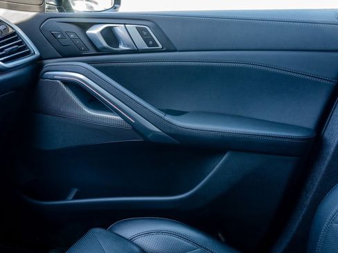 Used 2023 BMW X6 xDrive40i w/ M Sport Package image 14