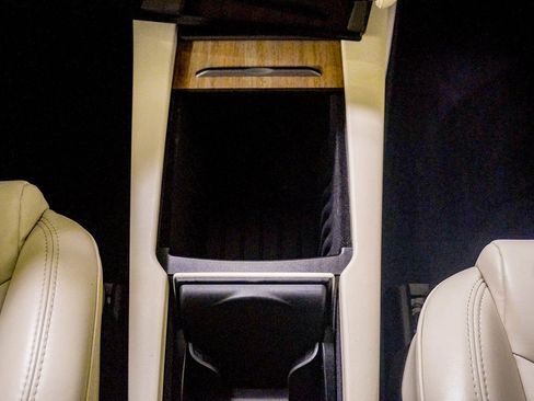 Used 2021 Tesla Model X Performance image 29