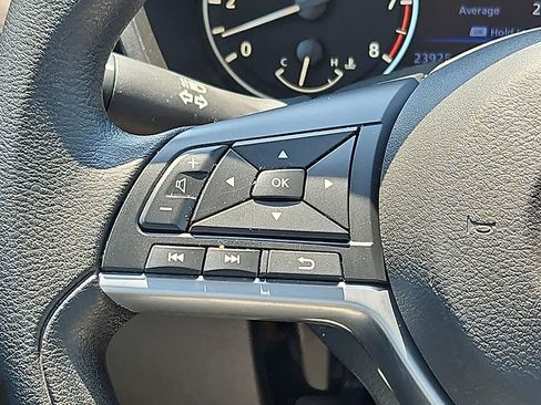 Used 2025 Nissan Altima 2.5 SV FWD image 20