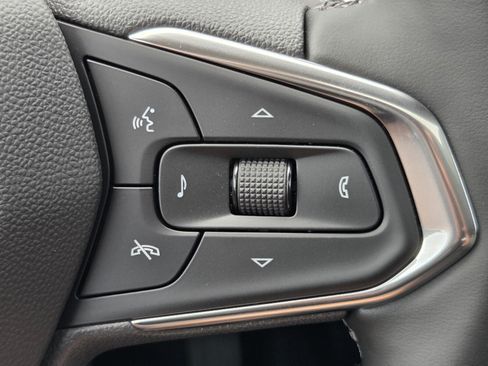 New 2026 Chevrolet Trax ACTIV w/ Sunroof Package FWD image 16