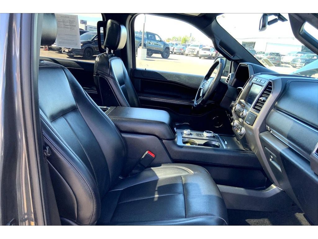 Used 2020 Ford Expedition Max XLT w/ Equipment Group 202A AWD/4WD image 8