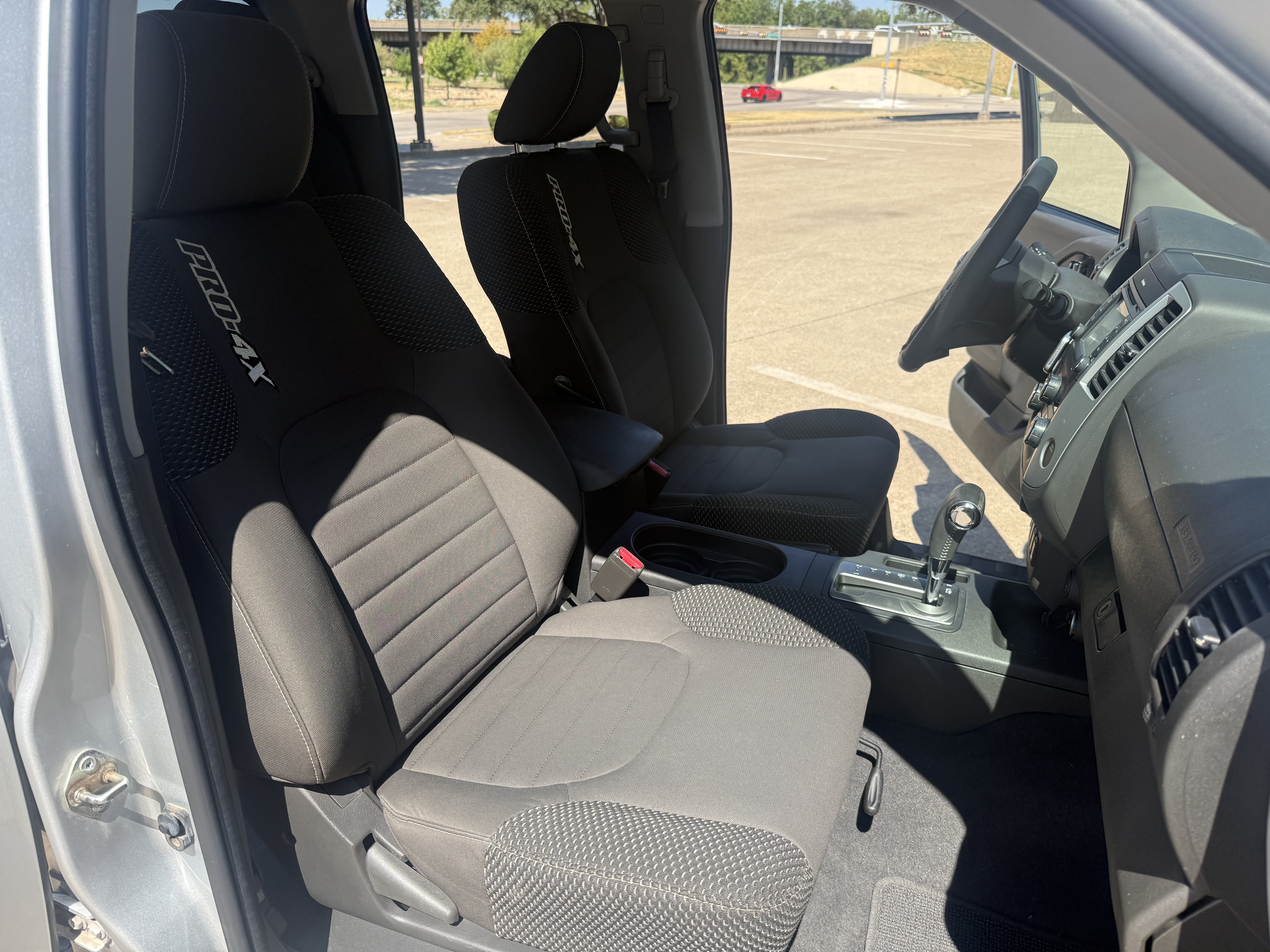 Used 2018 Nissan Frontier PRO-4X AWD/4WD image 10