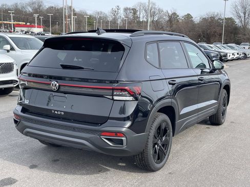 New 2026 Volkswagen Taos SE FWD image 7