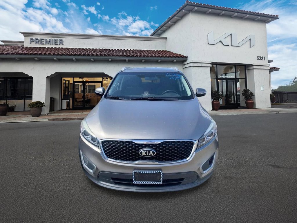 Used 2017 Kia Sorento FWD w/ LX Convenience Package image 3