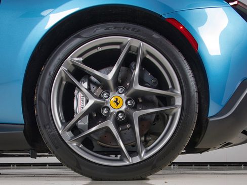 Certified 2025 Ferrari Roma Spider RWD image 20