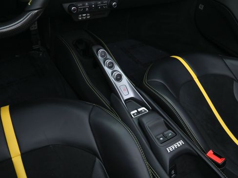 Certified 2023 Ferrari F8 Tributo RWD image 30