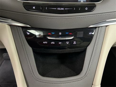 Used 2019 Cadillac XT5 Luxury image 17