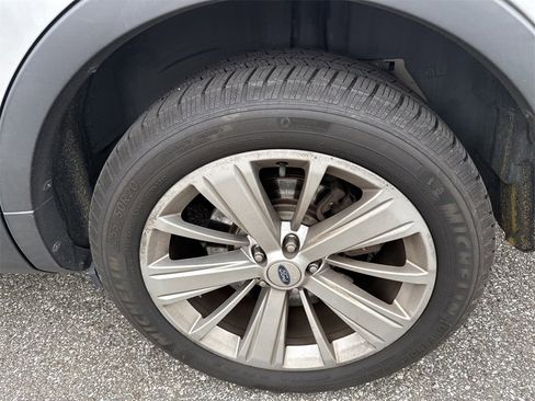 Used 2019 Ford Explorer Limited w/ Class III Trailer Tow Package image 21