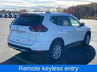 Used 2020 Nissan Rogue SV video 3