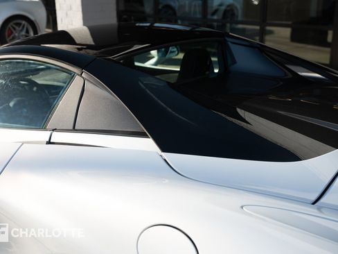 Used 2020 McLaren 720S Spider image 9