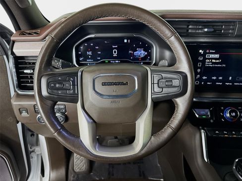 Used 2022 GMC Sierra 1500 Denali w/ Technology Package AWD/4WD image 12