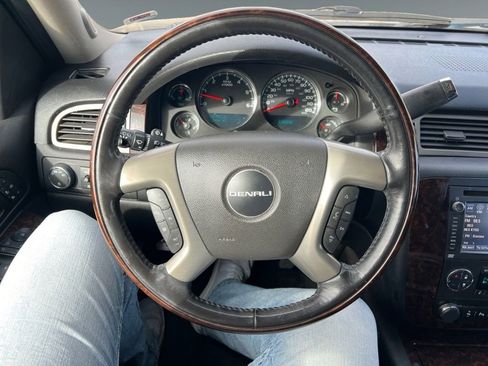 Used 2014 GMC Yukon Denali image 12