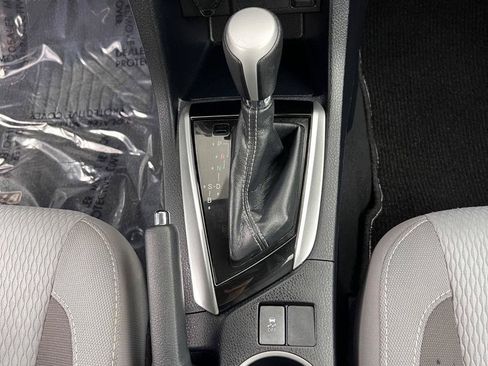 Used 2018 Toyota Corolla LE FWD image 7