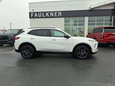 Used 2025 Buick Envision Sport Touring image 7