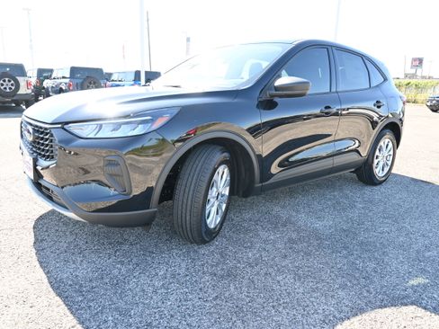 New 2026 Ford Escape Active image 9