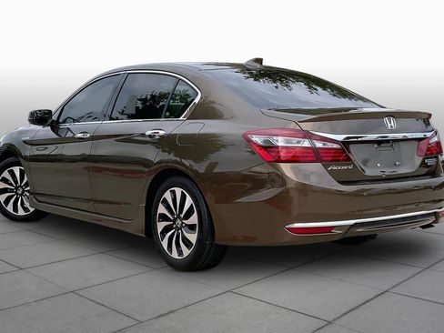 Used 2017 Honda Accord Touring image 12
