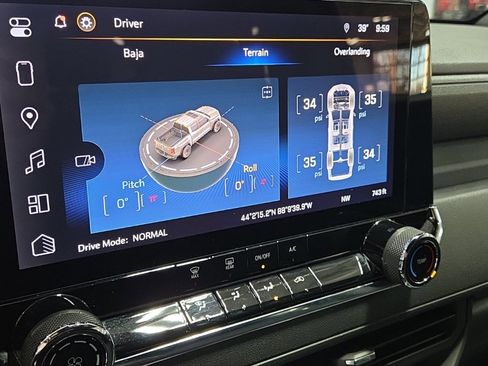 Used 2023 Chevrolet Colorado Trail Boss w/ Technology Package image 19