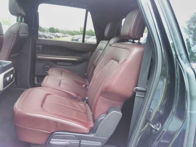 Used 2024 Ford Expedition Max Limited AWD/4WD image 4