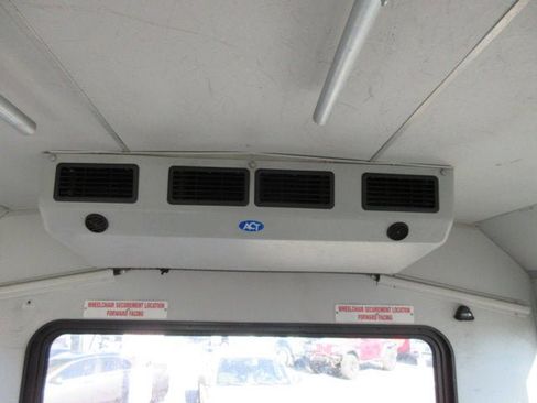 Used 2014 Ford E-350 and Econoline 350 Super Duty image 6