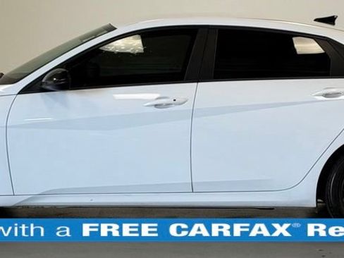 Used 2021 Hyundai Elantra SEL FWD image 2