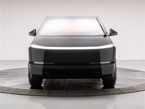 Used 2024 Tesla Cybertruck AWD Crew Cab image 8